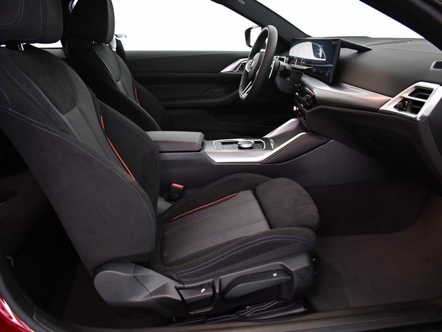 BMW Serie 4 420d Coupe color Rojo. Año 2025. 140KW(190CV). Diésel. En concesionario BYmyCAR Madrid - Algete de Madrid