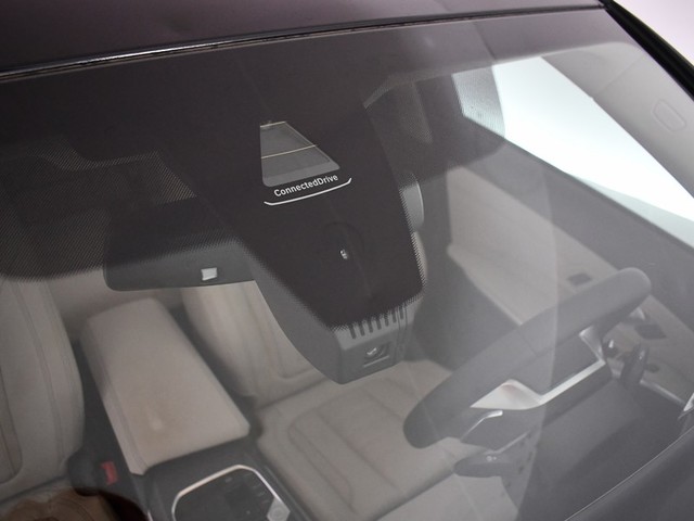 BMW Serie 3 330e color Negro. Año 2025. 215KW(292CV). Híbrido Electro/Gasolina. En concesionario BYmyCAR Madrid - Algete de Madrid