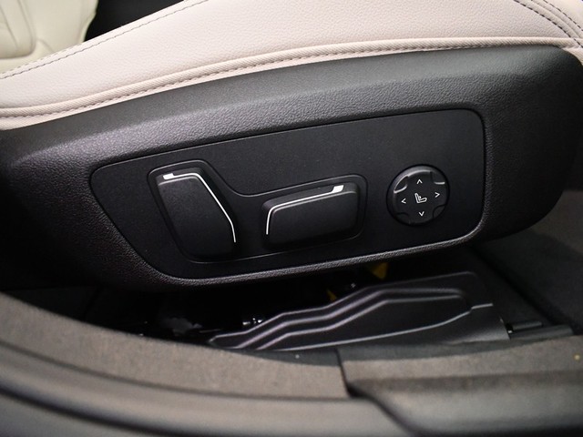 BMW Serie 3 330e color Negro. Año 2025. 215KW(292CV). Híbrido Electro/Gasolina. En concesionario BYmyCAR Madrid - Algete de Madrid