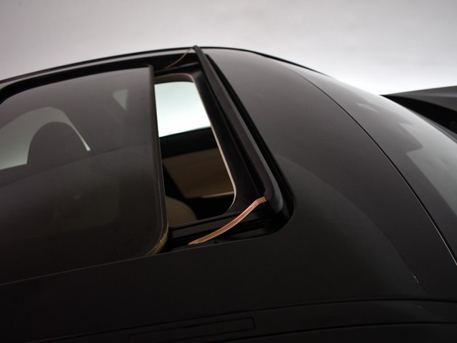 BMW Serie 3 330e color Negro. Año 2025. 215KW(292CV). Híbrido Electro/Gasolina. En concesionario BYmyCAR Madrid - Algete de Madrid