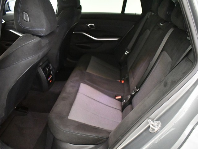 BMW Serie 3 330e Touring color Gris. Año 2025. 215KW(292CV). Híbrido Electro/Gasolina. En concesionario BYmyCAR Madrid - Algete de Madrid