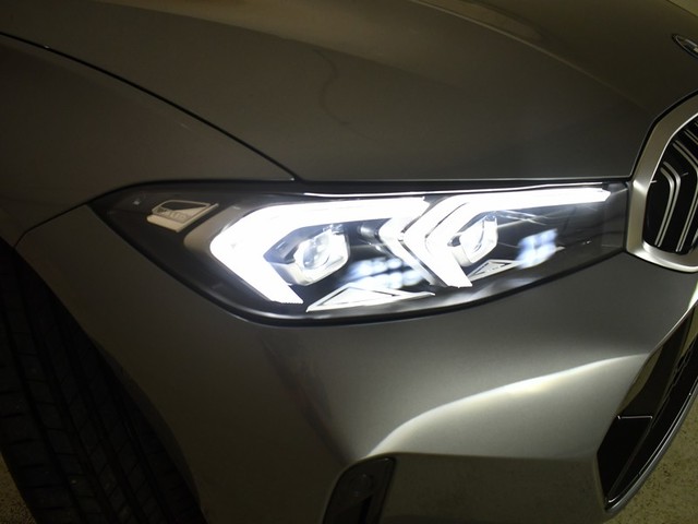 BMW Serie 3 330e Touring color Gris. Año 2025. 215KW(292CV). Híbrido Electro/Gasolina. En concesionario BYmyCAR Madrid - Algete de Madrid