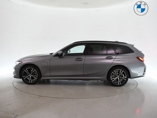 Fotos de BMW Serie 3 330e Touring color Gris. Año 2025. 215KW(292CV). Híbrido Electro/Gasolina. En concesionario BYmyCAR Madrid - Algete de Madrid