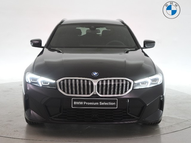 BMW Serie 3 330e Touring color Negro. Año 2025. 215KW(292CV). Híbrido Electro/Gasolina. En concesionario BYmyCAR Madrid - Algete de Madrid