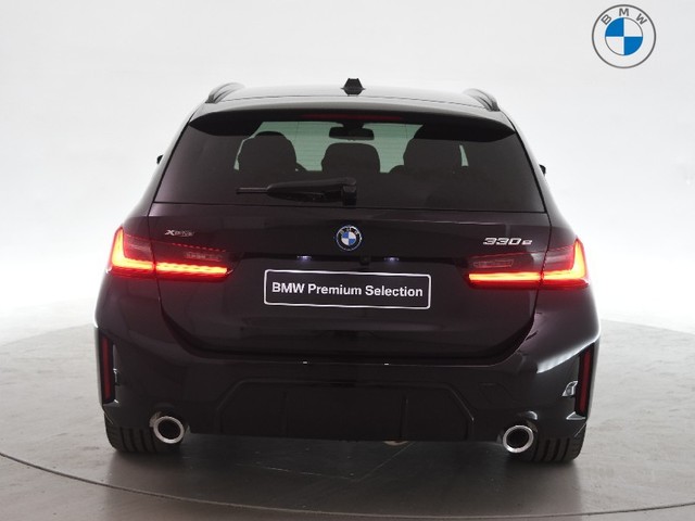 BMW Serie 3 330e Touring color Negro. Año 2025. 215KW(292CV). Híbrido Electro/Gasolina. En concesionario BYmyCAR Madrid - Algete de Madrid