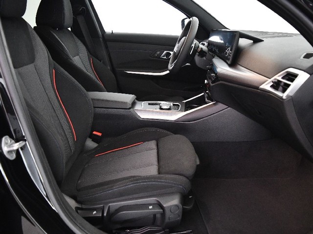 BMW Serie 3 330e Touring color Negro. Año 2025. 215KW(292CV). Híbrido Electro/Gasolina. En concesionario BYmyCAR Madrid - Algete de Madrid