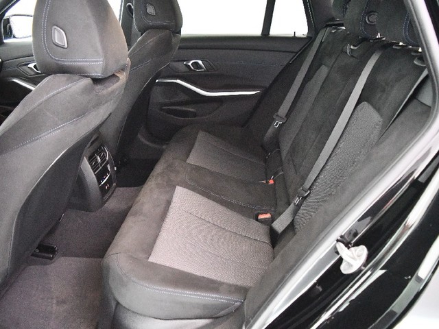 BMW Serie 3 330e Touring color Negro. Año 2025. 215KW(292CV). Híbrido Electro/Gasolina. En concesionario BYmyCAR Madrid - Algete de Madrid