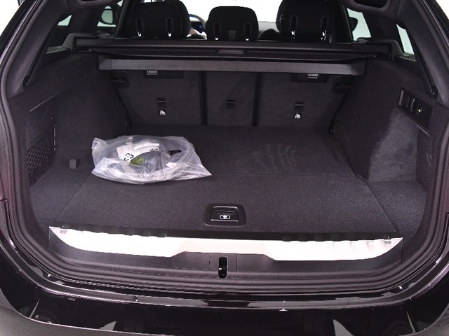 BMW Serie 3 330e Touring color Negro. Año 2025. 215KW(292CV). Híbrido Electro/Gasolina. En concesionario BYmyCAR Madrid - Algete de Madrid