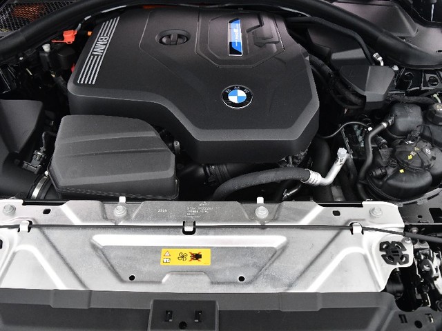 BMW Serie 3 330e Touring color Negro. Año 2025. 215KW(292CV). Híbrido Electro/Gasolina. En concesionario BYmyCAR Madrid - Algete de Madrid