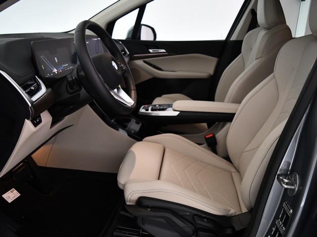 BMW Serie 2 220d Active Tourer color Gris. Año 2025. 120KW(163CV). Diésel. En concesionario BYmyCAR Madrid - Algete de Madrid