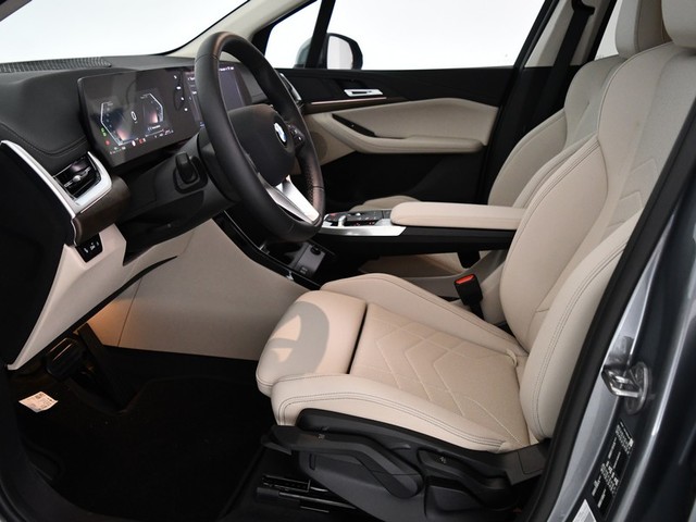 BMW Serie 2 220d Active Tourer color Gris. Año 2025. 120KW(163CV). Diésel. En concesionario BYmyCAR Madrid - Algete de Madrid