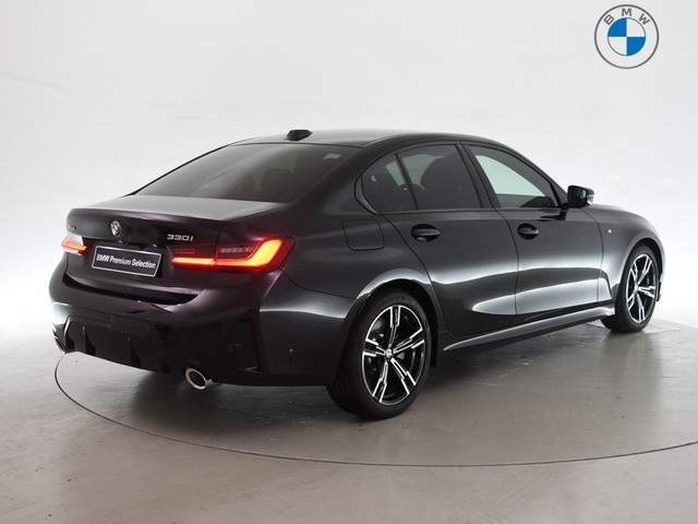 BMW Serie 3 330i color Negro. Año 2025. 180KW(245CV). Gasolina. En concesionario BYmyCAR Madrid - Algete de Madrid