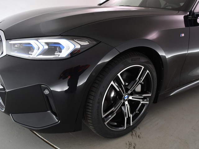 BMW Serie 3 330i color Negro. Año 2025. 180KW(245CV). Gasolina. En concesionario BYmyCAR Madrid - Algete de Madrid