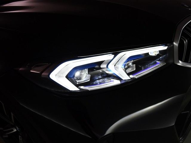 BMW Serie 3 330i color Negro. Año 2025. 180KW(245CV). Gasolina. En concesionario BYmyCAR Madrid - Algete de Madrid