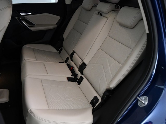 BMW iX1 xDrive30 color Azul. Año 2025. 230KW(313CV). Eléctrico. En concesionario BYmyCAR Madrid - Algete de Madrid