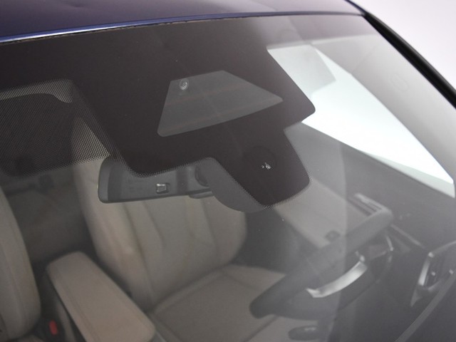 BMW iX1 xDrive30 color Azul. Año 2025. 230KW(313CV). Eléctrico. En concesionario BYmyCAR Madrid - Algete de Madrid