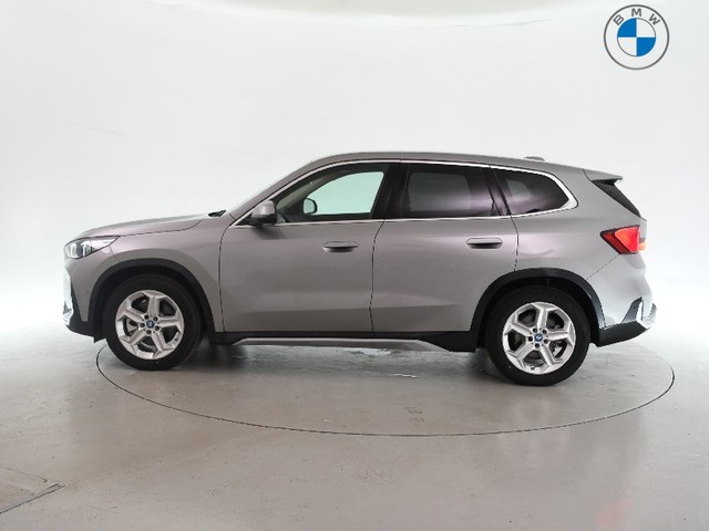 BMW iX1 xDrive30 color Gris Plata. Año 2025. 230KW(313CV). Eléctrico. En concesionario BYmyCAR Madrid - Algete de Madrid