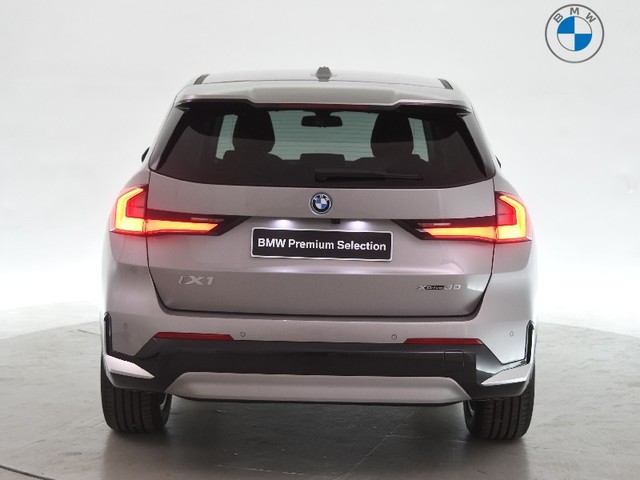 BMW iX1 xDrive30 color Gris Plata. Año 2025. 230KW(313CV). Eléctrico. En concesionario BYmyCAR Madrid - Algete de Madrid
