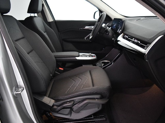 BMW iX1 xDrive30 color Gris Plata. Año 2025. 230KW(313CV). Eléctrico. En concesionario BYmyCAR Madrid - Algete de Madrid