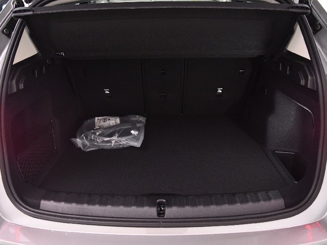 BMW iX1 xDrive30 color Gris Plata. Año 2025. 230KW(313CV). Eléctrico. En concesionario BYmyCAR Madrid - Algete de Madrid