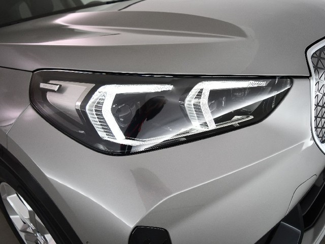 BMW iX1 xDrive30 color Gris Plata. Año 2025. 230KW(313CV). Eléctrico. En concesionario BYmyCAR Madrid - Algete de Madrid