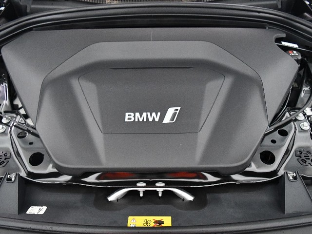 BMW iX1 xDrive30 color Gris Plata. Año 2025. 230KW(313CV). Eléctrico. En concesionario BYmyCAR Madrid - Algete de Madrid