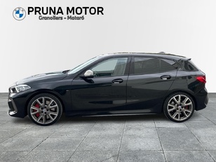 Fotos de BMW Serie 1 M135i color Negro. Año 2022. 225KW(306CV). Gasolina. En concesionario Pruna Motor, S.L de Barcelona
