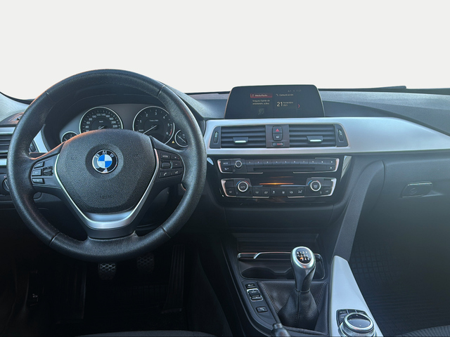 BMW Serie 3 318d color Gris. Año 2018. 110KW(150CV). Diésel. En concesionario Ilbira Motor | Granada de Granada