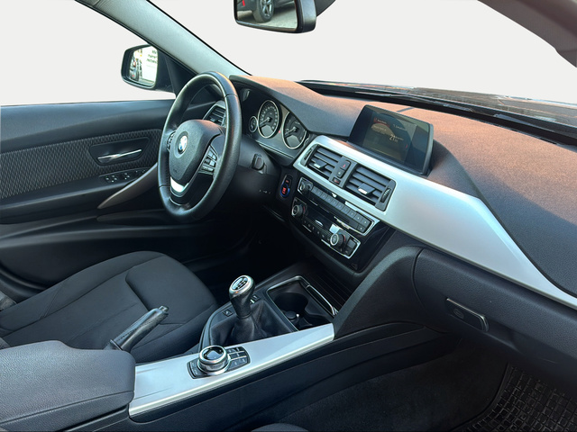 BMW Serie 3 318d color Gris. Año 2018. 110KW(150CV). Diésel. En concesionario Ilbira Motor | Granada de Granada