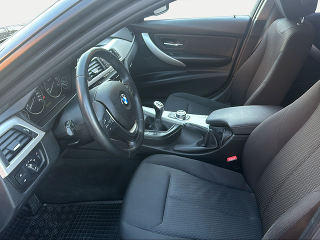 BMW Serie 3 318d color Gris. Año 2018. 110KW(150CV). Diésel. En concesionario Ilbira Motor | Granada de Granada