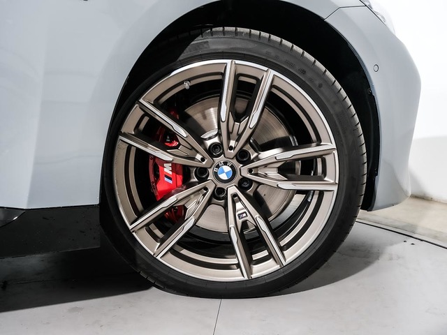 BMW Serie 2 M240i Coupe color Gris. Año 2025. 275KW(374CV). Gasolina. En concesionario Oliva Motor Tarragona de Tarragona