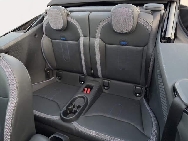 fotoG 8 del MINI MINI Cooper Cabrio C 120 kW (163 CV) 163cv Gasolina del 2025 en Alicante