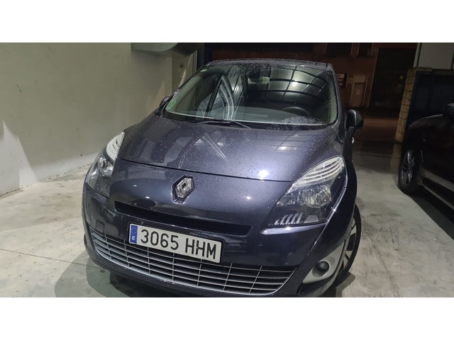 Renault Grand Scenic 2.0 de segunda mano