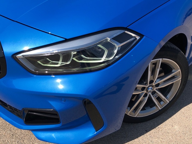 BMW Serie 1 118i color Azul. Año 2023. 103KW(140CV). Gasolina. En concesionario Proa Premium Palma de Illes Balears
