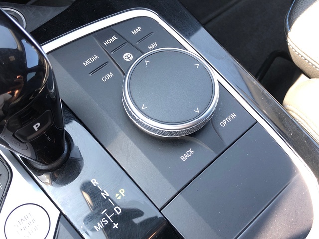 BMW Serie 1 118i color Azul. Año 2023. 103KW(140CV). Gasolina. En concesionario Proa Premium Palma de Illes Balears