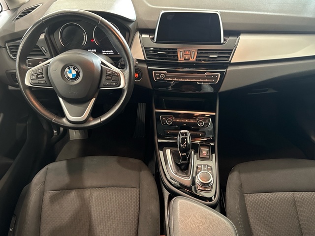 BMW Serie 2 216d Active Tourer color Negro. Año 2020. 85KW(116CV). Diésel. En concesionario Burgocar (Bmw y Mini) de Burgos