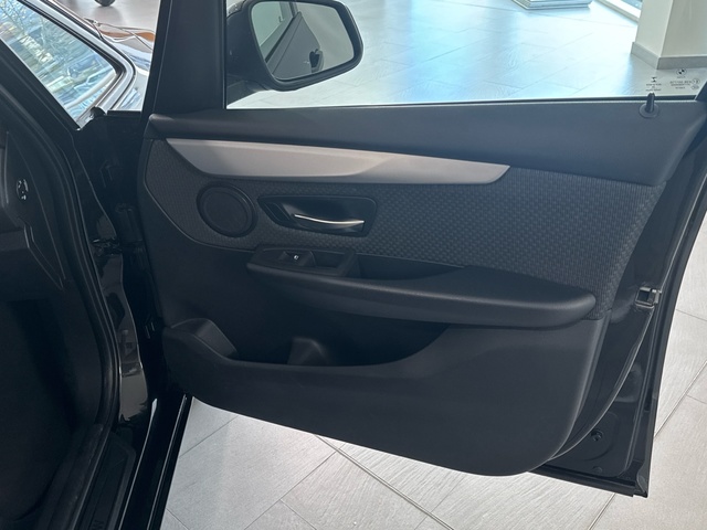 BMW Serie 2 216d Active Tourer color Negro. Año 2020. 85KW(116CV). Diésel. En concesionario Burgocar (Bmw y Mini) de Burgos