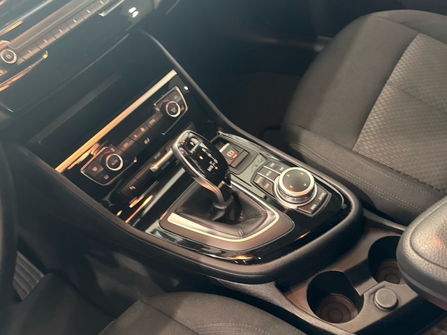 BMW Serie 2 216d Active Tourer color Negro. Año 2020. 85KW(116CV). Diésel. En concesionario Burgocar (Bmw y Mini) de Burgos