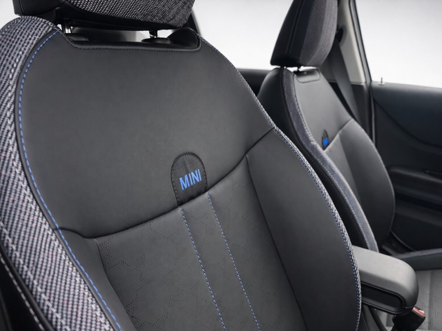 fotoG 12 del MINI MINI Cooper 5 Puertas C 115 kW (156 CV) 156cv Gasolina del 2025 en Cádiz