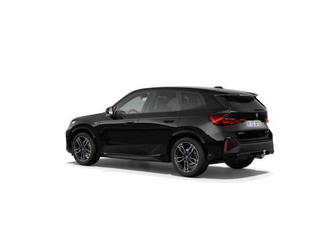 BMW iX1 xDrive30 color Negro. Año 2023. 230KW(313CV). Eléctrico. En concesionario Oliva Motor Girona de Girona