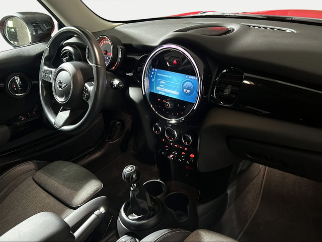 fotoG 7 del MINI MINI Cooper 100 kW (136 CV) 136cv Gasolina del 2021 en Sevilla