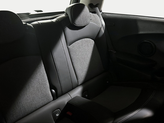 fotoG 8 del MINI MINI Cooper 100 kW (136 CV) 136cv Gasolina del 2021 en Sevilla