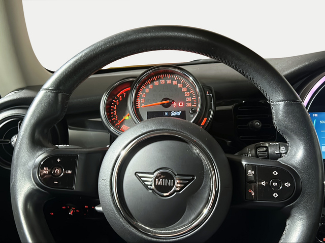 fotoG 12 del MINI MINI Cooper 100 kW (136 CV) 136cv Gasolina del 2021 en Sevilla