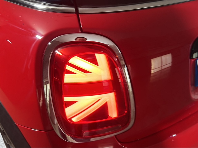 fotoG 16 del MINI MINI Cooper 100 kW (136 CV) 136cv Gasolina del 2021 en Sevilla