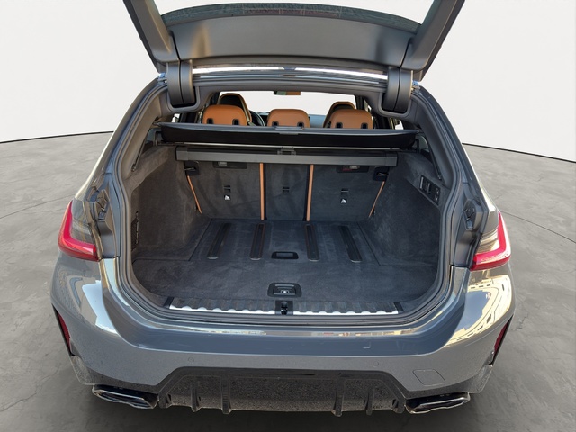 BMW Serie 3 M340i Touring color Gris. Año 2023. 275KW(374CV). Gasolina. En concesionario GANDIA Automoviles Fersan, S.A. de Valencia