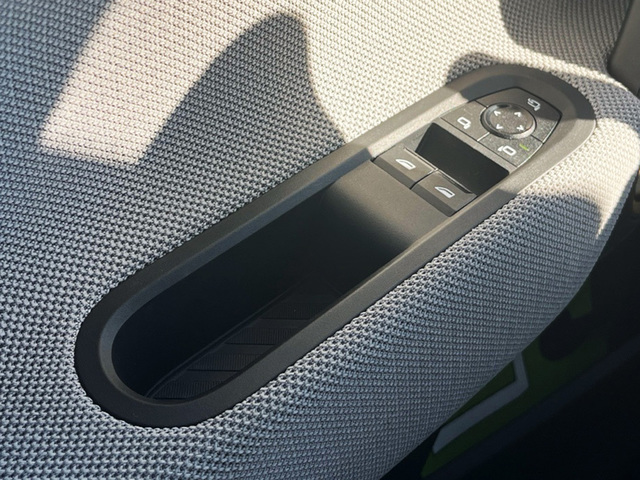 fotoG 11 del MINI MINI Cooper E 135 kW (184 CV) 184cv Eléctrico del 2025 en Murcia