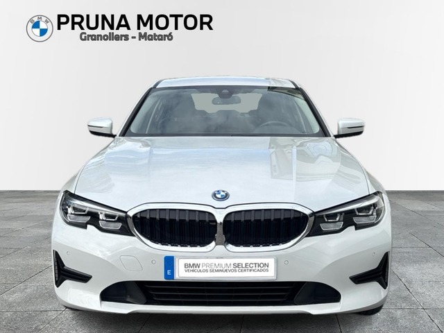 BMW Serie 3 320e color Blanco. Año 2022. 150KW(204CV). Híbrido Electro/Gasolina. En concesionario Pruna Motor, S.L de Barcelona