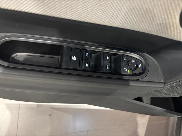 fotoG 25 del MINI MINI 5 Puertas Cooper C 115 kW (156 CV) 156cv Gasolina del 2025 en Almería