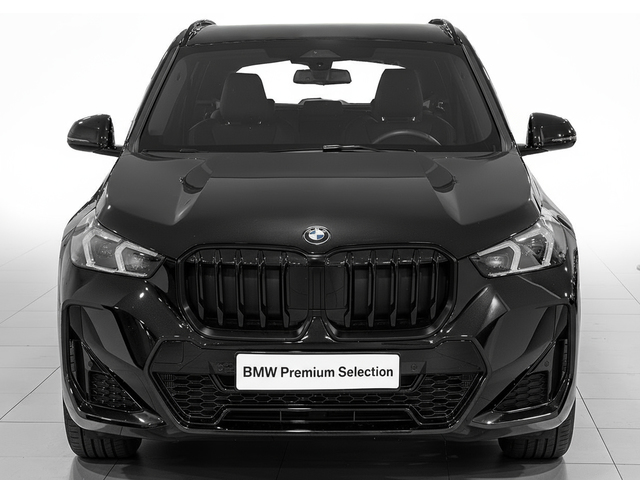 BMW X1 sDrive20i color Negro. Año 2025. 125KW(170CV). Gasolina. En concesionario Caetano Cuzco, Alcalá de Madrid