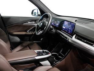 BMW X1 xDrive25e color Blanco. Año 2025. 180KW(245CV). Híbrido Electro/Gasolina. En concesionario Barcelona Premium -- GRAN VIA de Barcelona